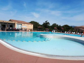 Maison conviviale à Aubignan avec piscine partagée